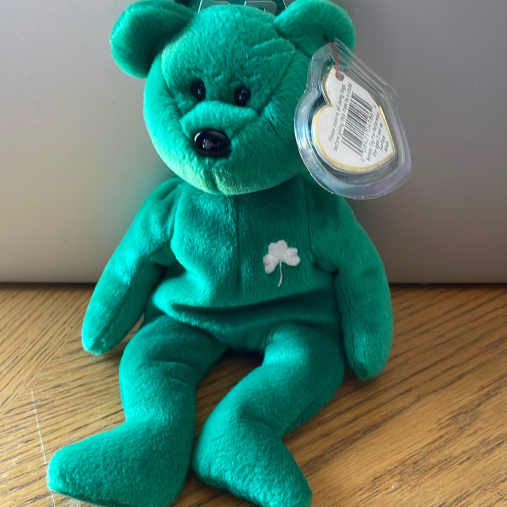 Ty 1997 Beanie Baby Erin the Bear RARE FIND